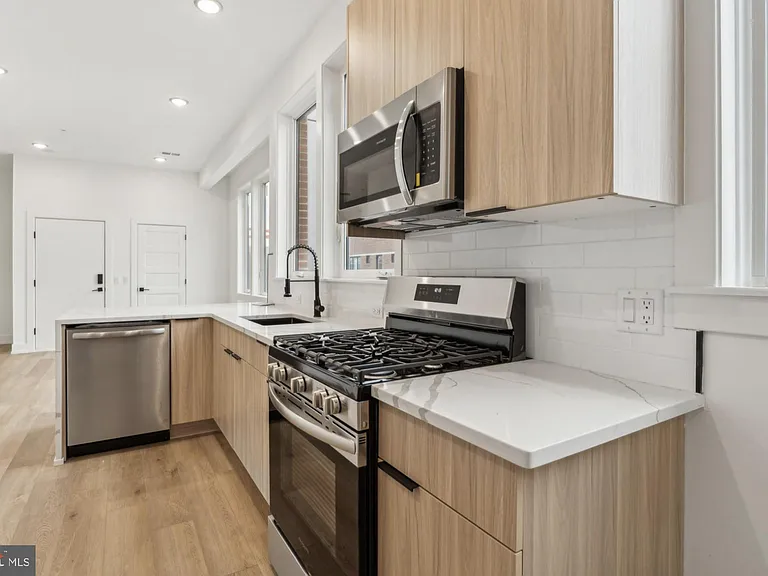 136 E Cumberland St #40-3 — Photo 7