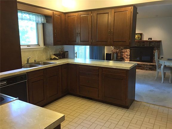 5th image of 355 Parkland Dr SE