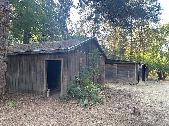 5th image of 21565 Riverview Dr