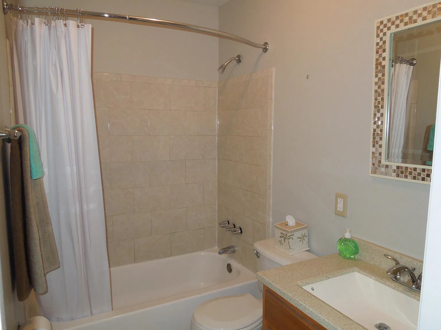 1218 Rensselaer Avenue — Photo 3