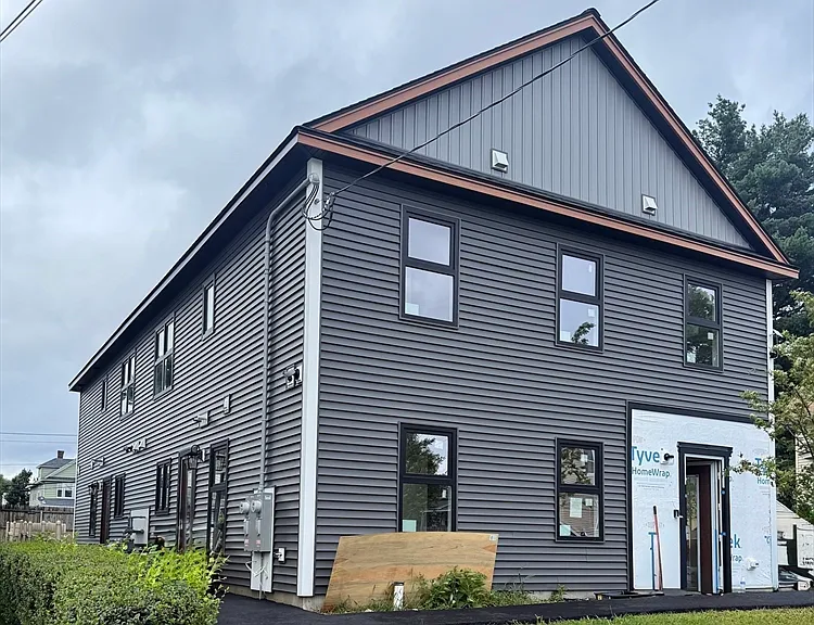 35 Greendale Ave #B — Photo 24