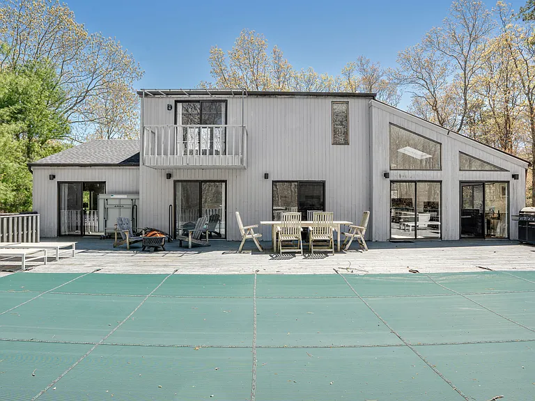 16 Red Fox Ln — Photo 2