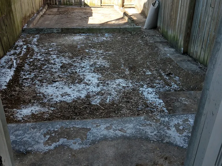 615 W Locust St — Photo 3