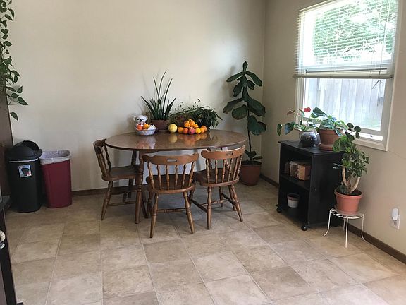 4th image of 1847 Oceanaire Dr