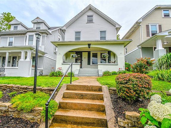 3rd image of 32 Indiana Ave