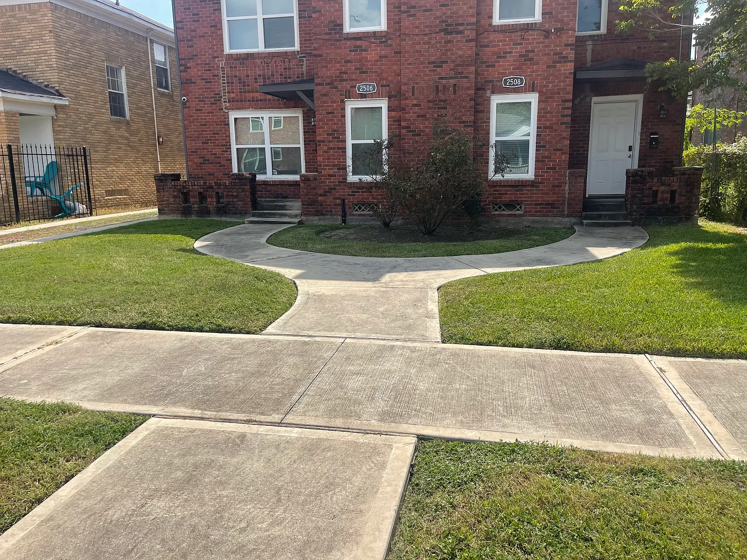 2 bed, 1360 sqft, $1,900 — Photo 2