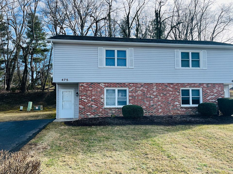 2nd image of 445 Miller Ct SE #475