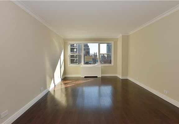 4th image of 1010 3rd Ave #15G