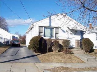 31 Metropolitan Rd, Providence, RI 02908