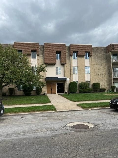 1st image of 3101 Valerie Arms Dr #4