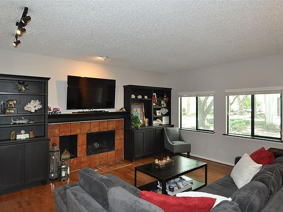 4th image of 401 Anita St Unit 30