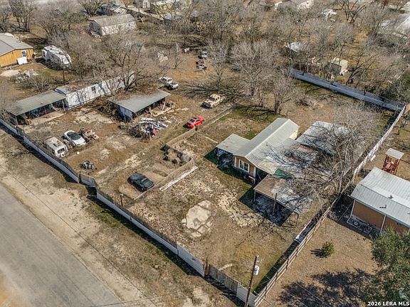 2nd image of 125 Rolling Fork Dr