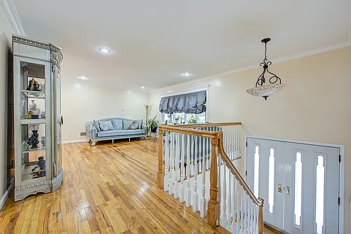 55 Duncan Dr W Photo 1