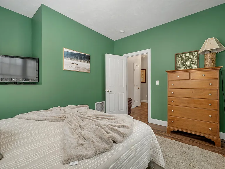 41 Regis Rd — Photo 29