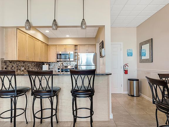 5th image of 500 Kennedy Dr Penthouse 713