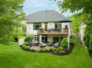 1988 Marble Cliff Crossing Ct, Columbus, OH 43204