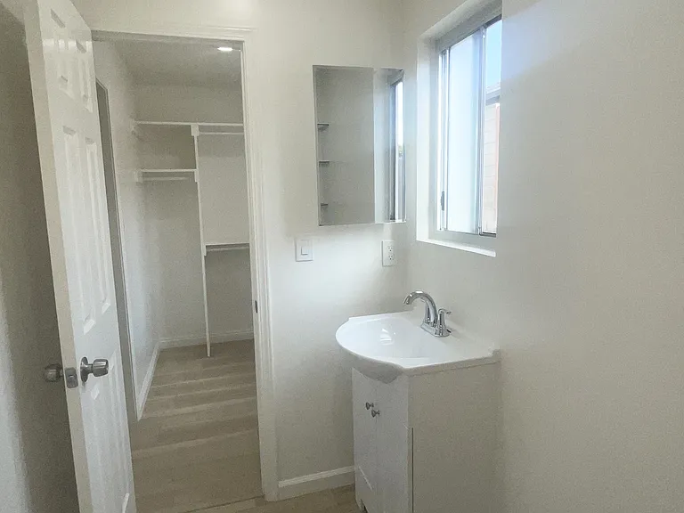Dalewood Downs Apartments — Photo 22