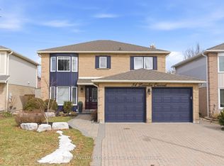34 Lumsden Cres, Whitby, ON L1R1G6