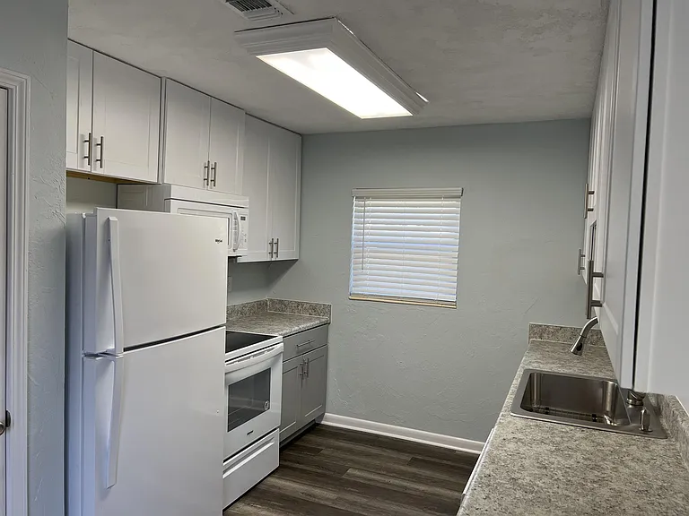 509 Trenton St — Photo 5