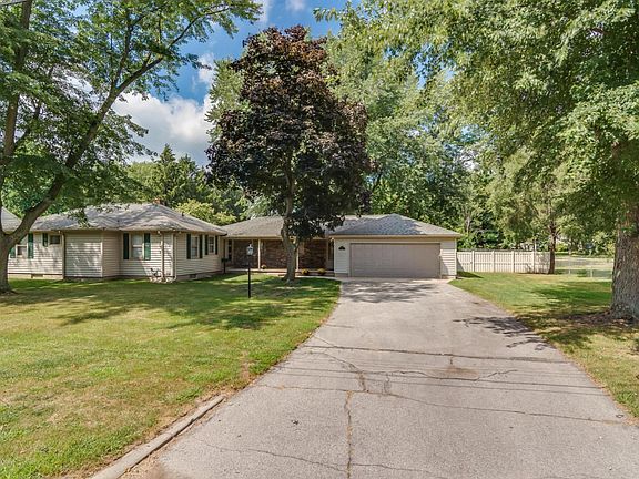 1331 Howard St Niles MI 49120-large-001-