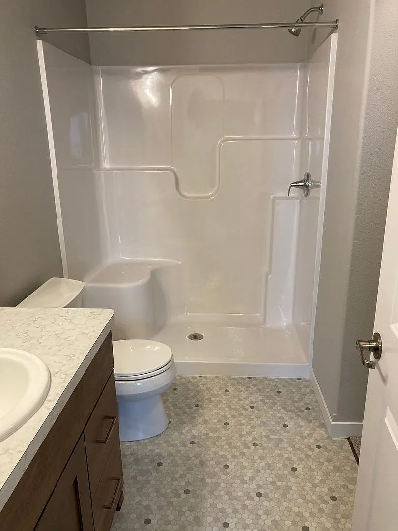4 Bed 3 Bath Twin Home — Photo 3
