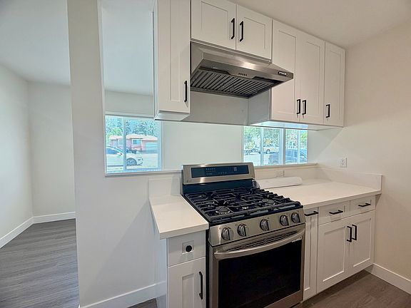 4th image of 410 E Cherry Ave