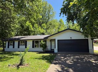 928 Walnut Lawn Court, Springfield, MO 65807