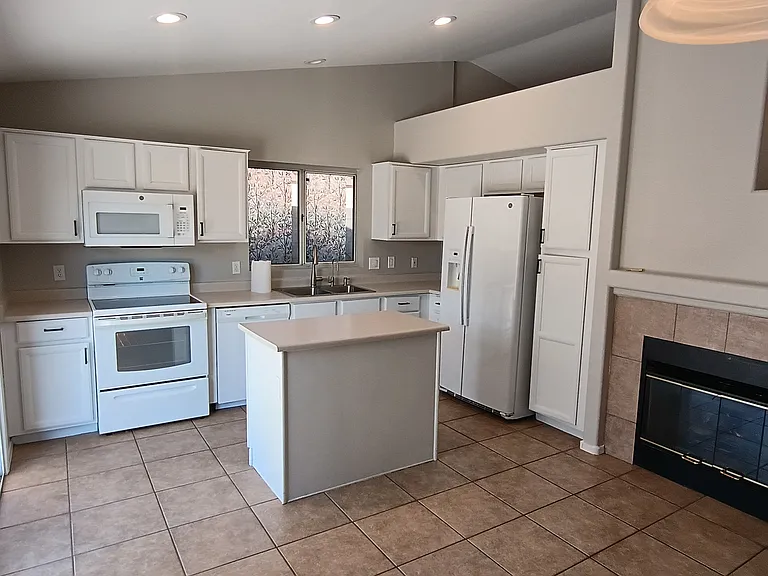 9155 W Michelle Dr — Photo 7