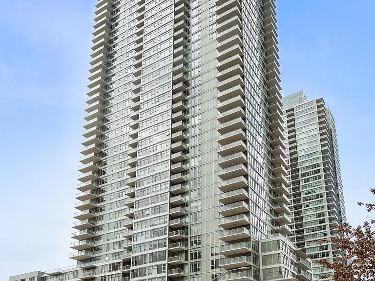 Insignia - South Tower