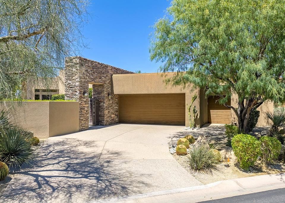 1st image of 73920 Desert Bloom Trl