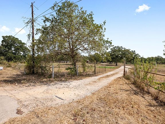 4th image of 376 Jones Rd