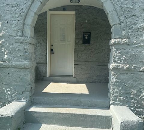 2nd image of 958 Thomas Ave