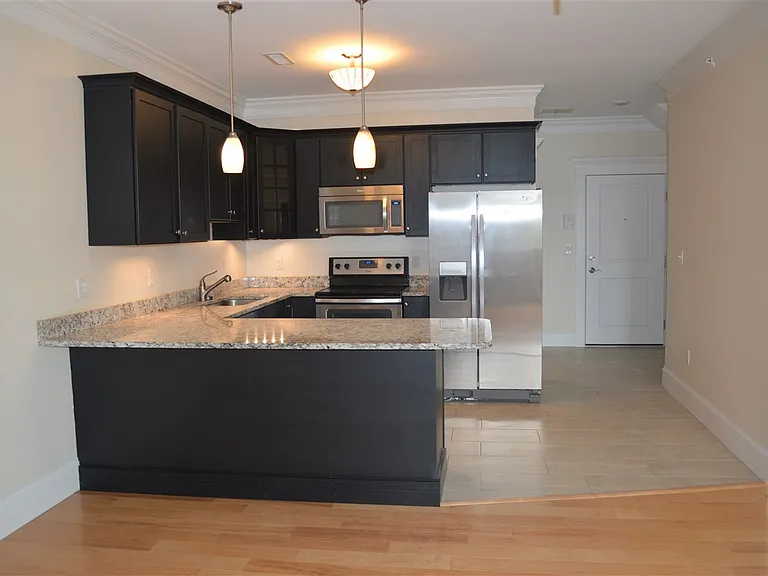 2 Silver St #15 — Photo 2