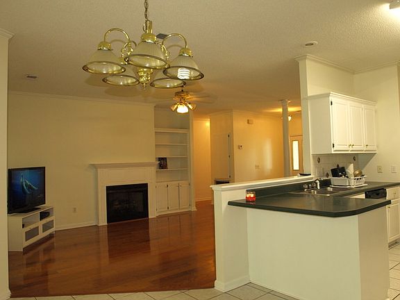 5th image of 125 Peyton Cir