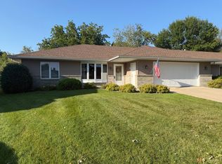 217 Green Lea Ln, Albert Lea, MN 56007