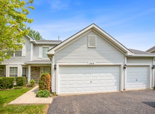 242 Clifton Ln, Bolingbrook, IL 60440