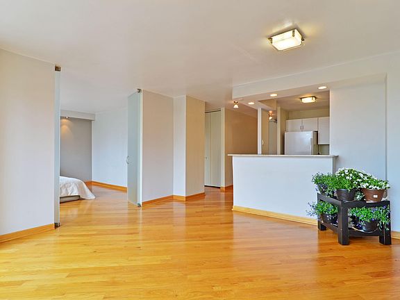 3rd image of 405 N Wabash Ave Unit 2209
