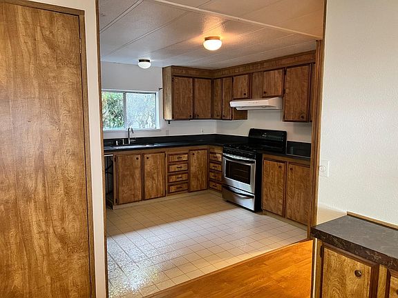 5th image of 93 Yacht Ln #89