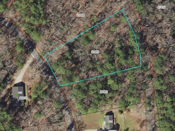 8 Country Ct, Bracey, VA 23919