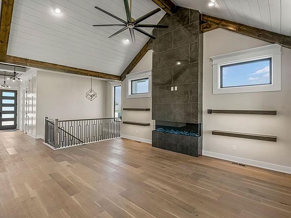 4th image of 2535 NE Woodland Oak Cir