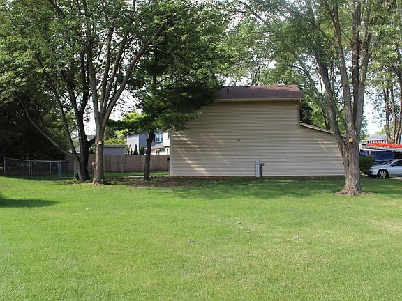 4th image of 325 Pinoak Dr