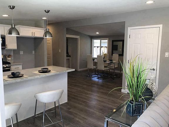 2nd image of 658 Barto St