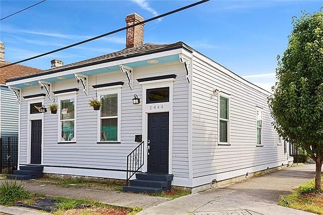 1st image of 2444 1st St