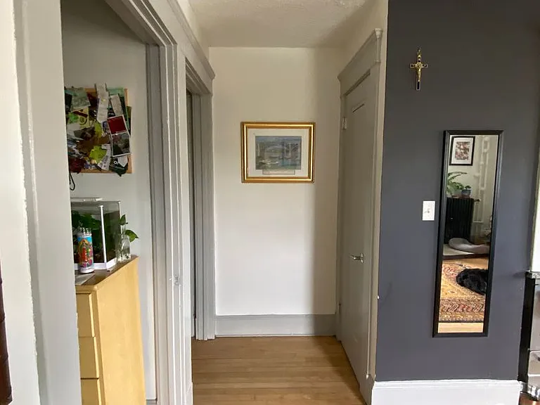 100 Howe Street — Photo 116