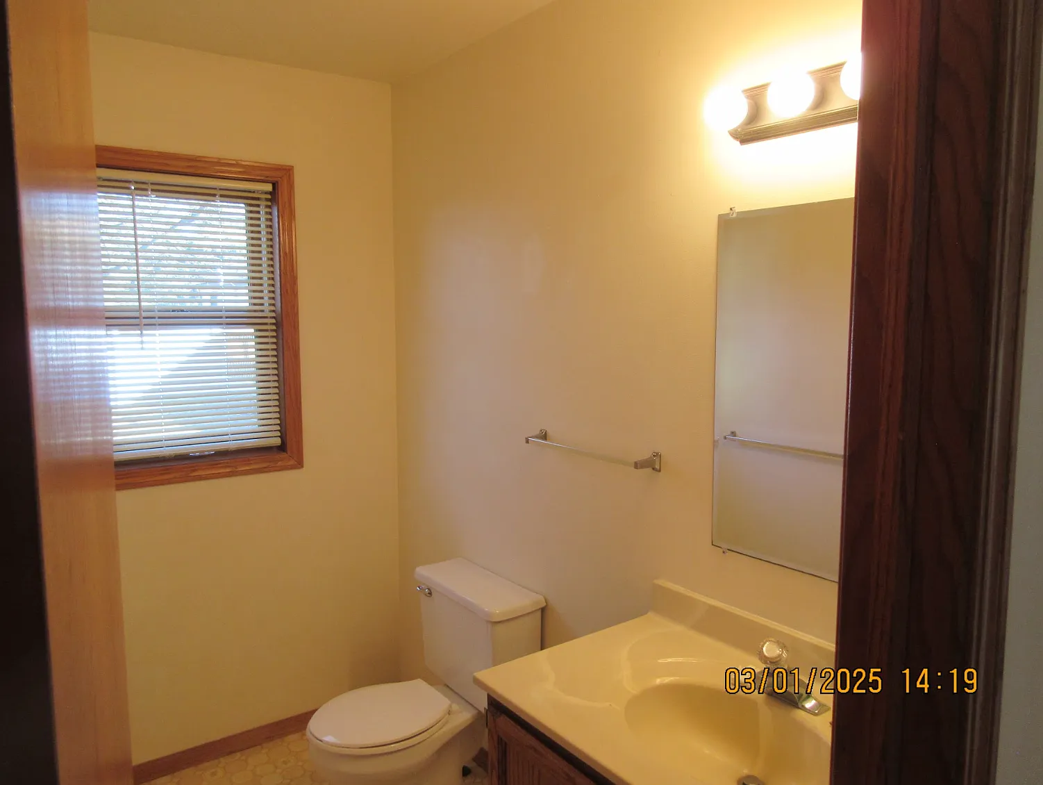 3 bed, 3.5 bath, 1800 sqft, $2,800 — Photo 3
