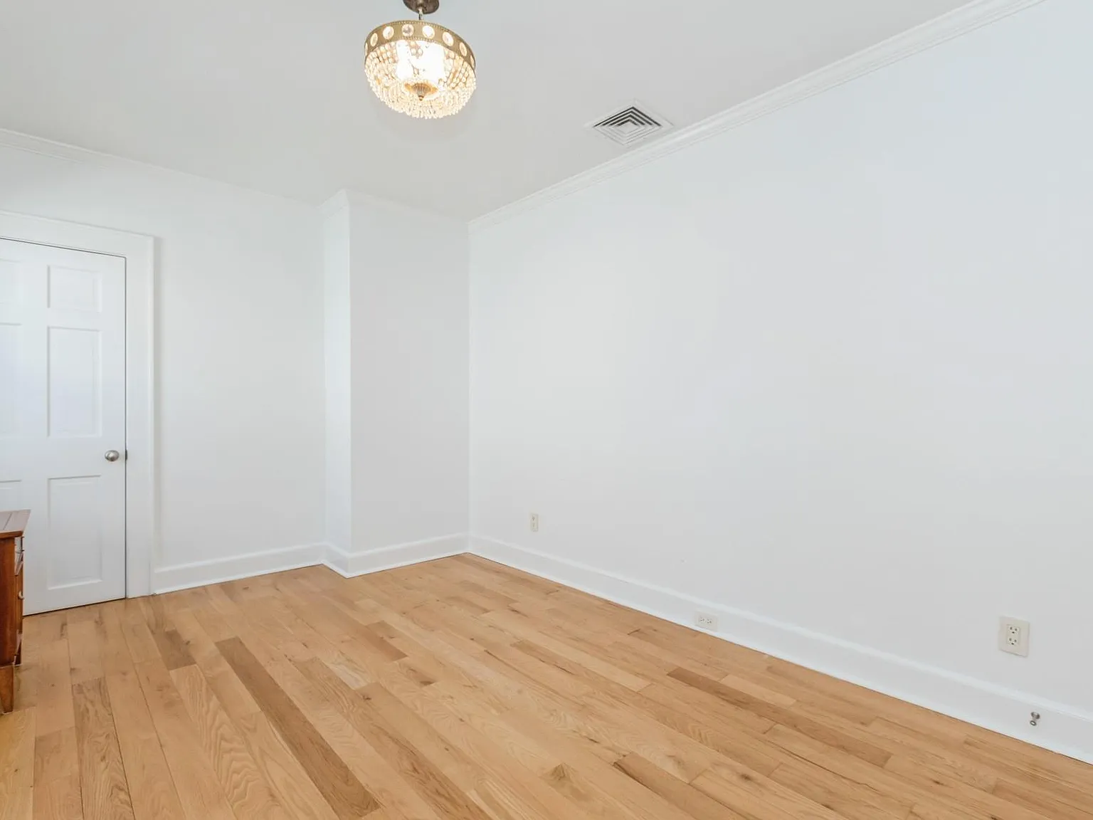 2 bed, $4,200 — Photo 2