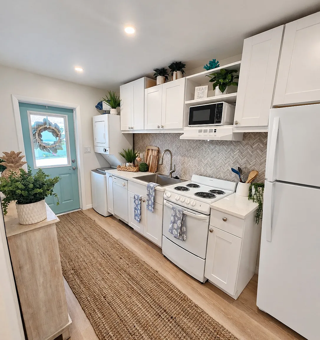 1 bed, 700 sqft, $1,700 — Photo 2