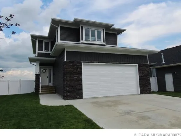 41 McKelvey Close #41, Blackfalds, AB T4M 0B1
