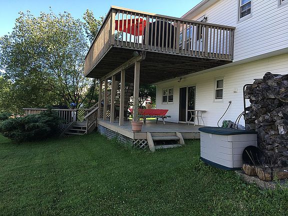 Upper and lower decks