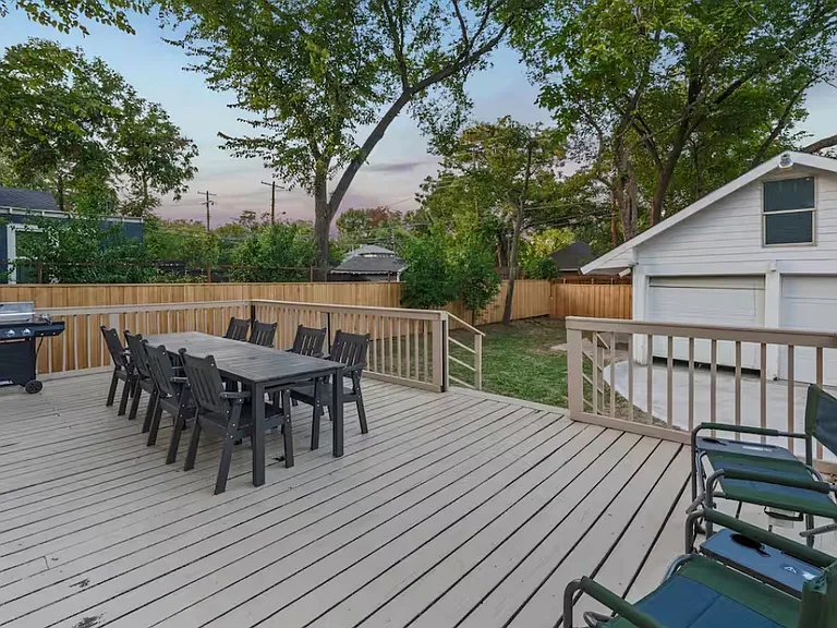 1143 Kings Hwy — Photo 16